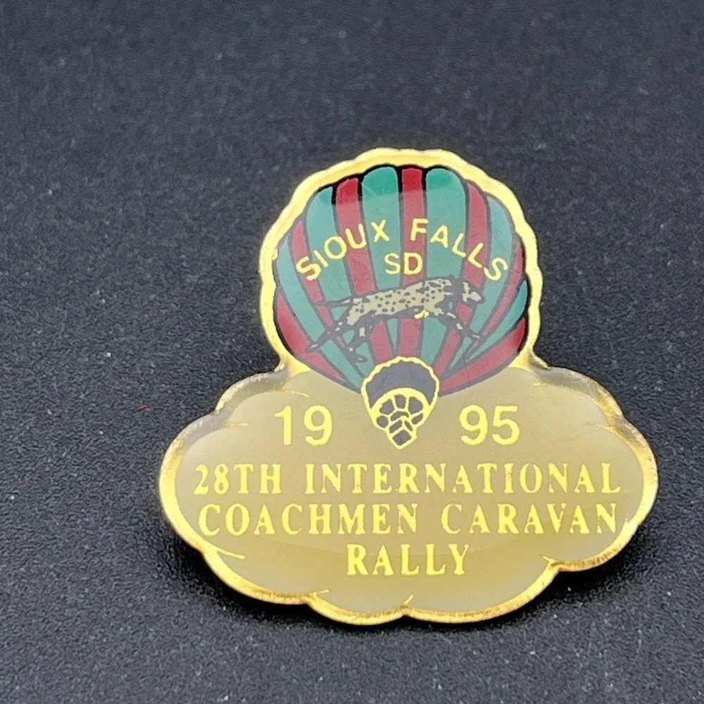 28th International Coachmen Caravan Rally Sioux Falls South Dakota Lapel Hat Pin